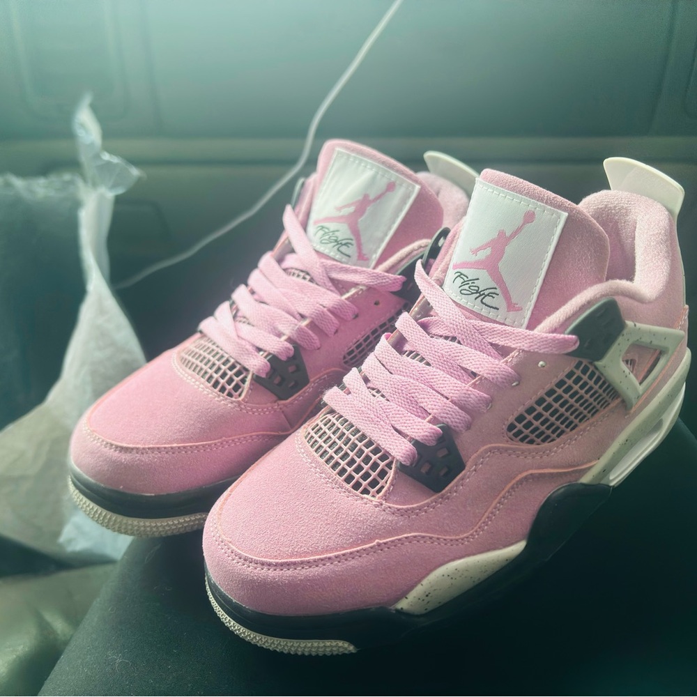 Jordan Pink Sneakers Air Jordan 4 Design